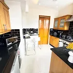 Park Lane Beautiful Family Apartment